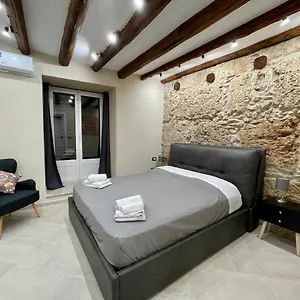 https://tommys-rooms.sicilyhotelsitaly.net