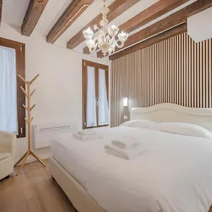 Rialto 707 Bed and breakfast